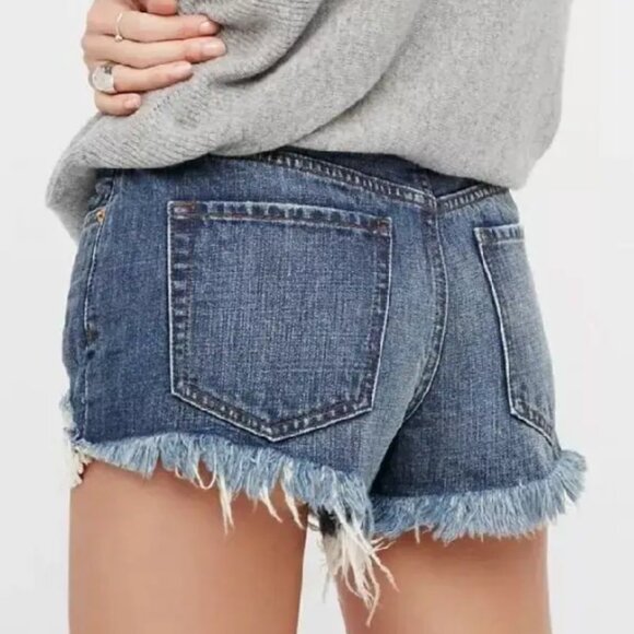 Free People We The Free Daisy Chain Denim Distressed Lace Cutoff Shorts - Dark - Picture 3 of 13